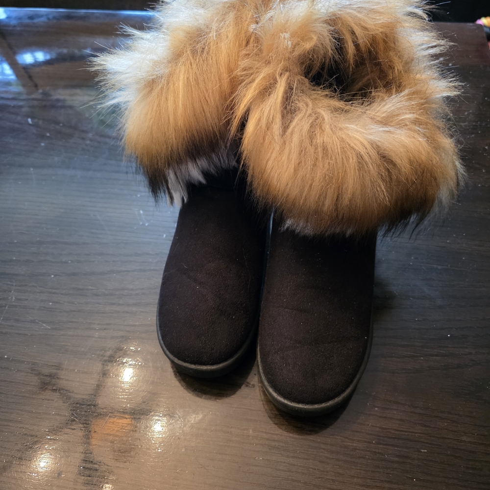 Black Ankle Boots with Tan Faux Fur Cuff Size 42